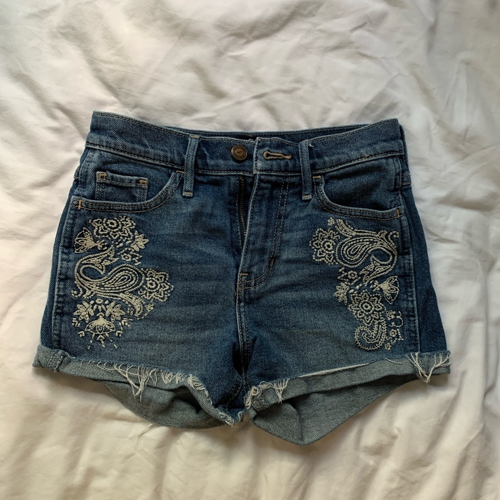 hollister blue embroidered jean shorts
